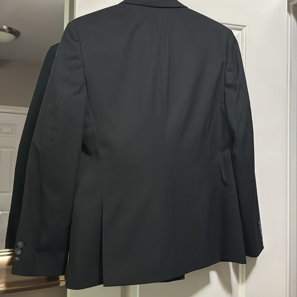 Boys Black suit size 16 slim cut - Picture 5 of 8